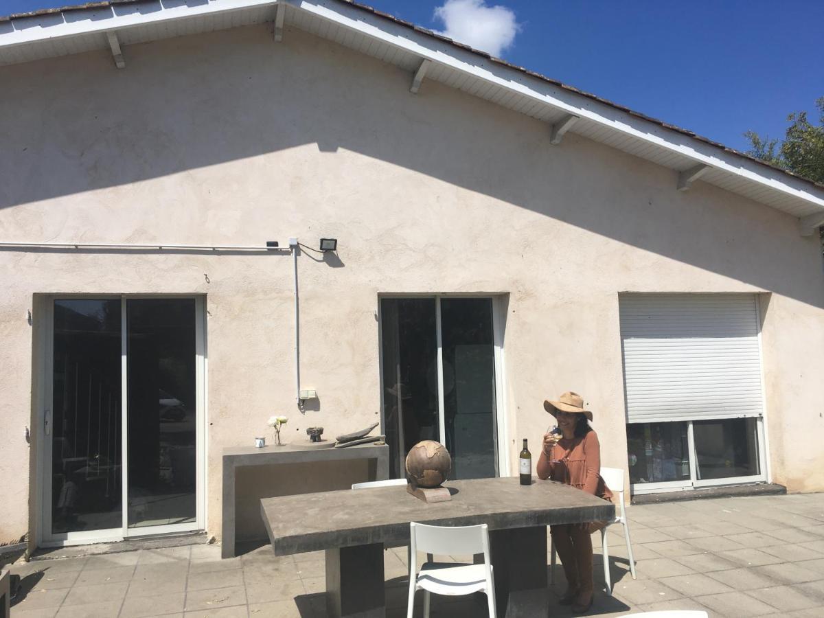 Bureaux Appartements Lesparre Medoc Экстерьер фото